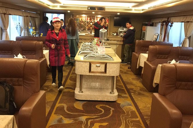 1 Day Relaxing Li River Cruise Private Tour with the 4 Star Luxury Boat VIP Room - Yangdi Village and the first stretch of river