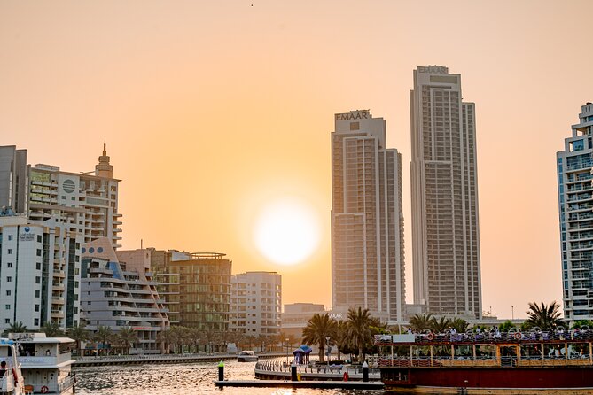 1 HR - Dubai Marina Luxury Yacht Tour - Bluewaters Island and Ain Dubai