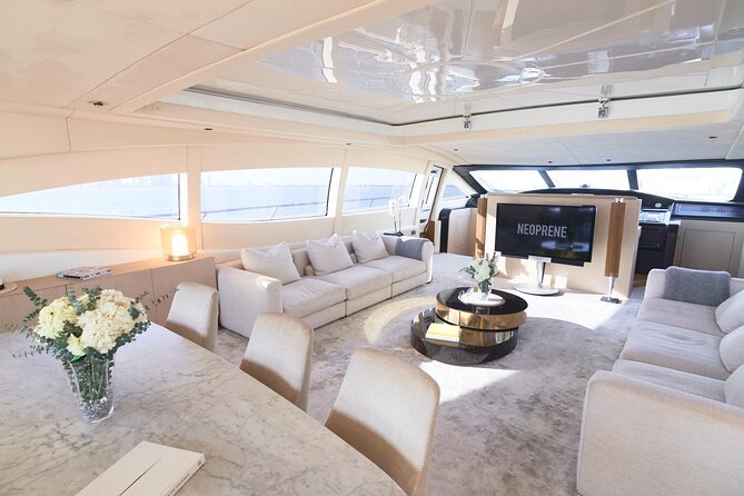 108 ft Neoprene Overmarine Yacht - Key points to know before booking