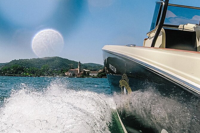1H Private Cruise Lake Como Tender Yacht Invictus 6 pax - Drinks, music, and the small service details