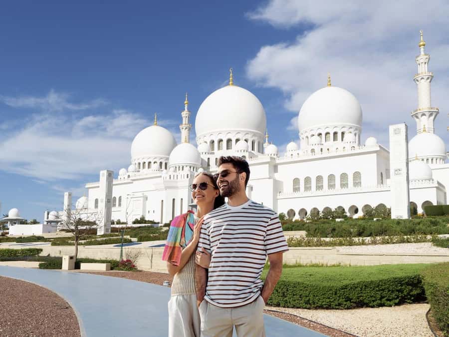 2-Day City Tour: Dubai & Abu Dhabi + Yacht Experience - Key points at a glance