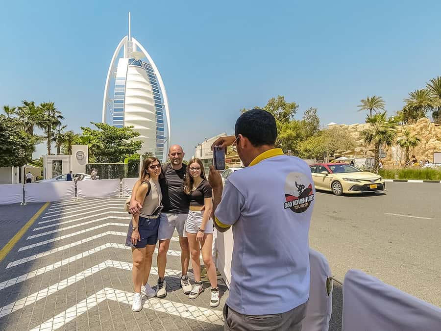 2-Day City Tour: Dubai & Abu Dhabi + Yacht Experience - Two cities, one tightly packed weekend
