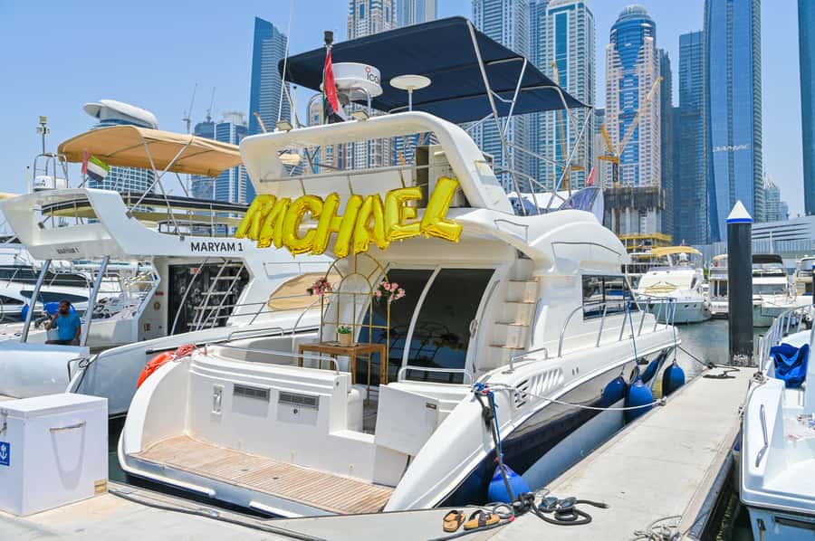 2 Hour Birthday Celebration on a Yacht in Dubai - Dubai Eye and the open-water views