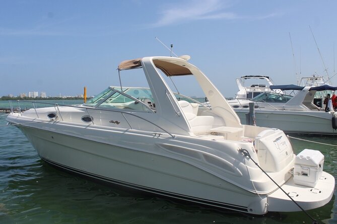 2-hour Private Sunset Cruise on a luxury yacht in Cancun Bay 25P18 - What the 38-Foot Boat Offers