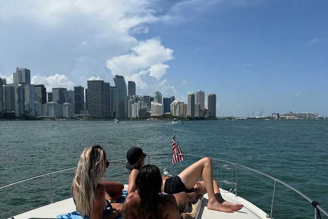 2 Hour Serenity and Scenery Yacht Cruise Miami - Why a private Miami cruise works so well