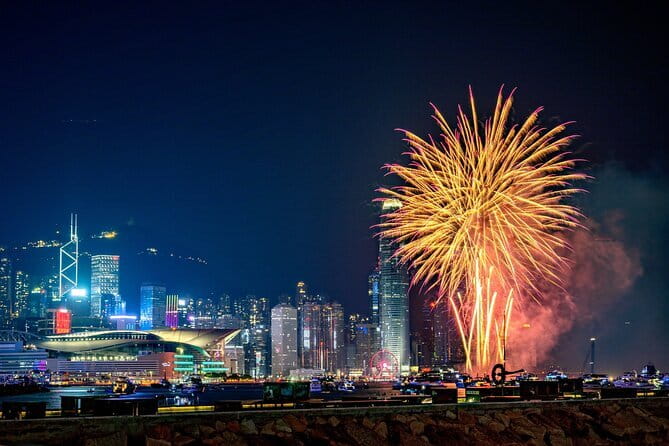 2025 Chinese New Year Fireworks Open Bar Yacht Dinner Cruise HK - Dinner snacks and the open bar