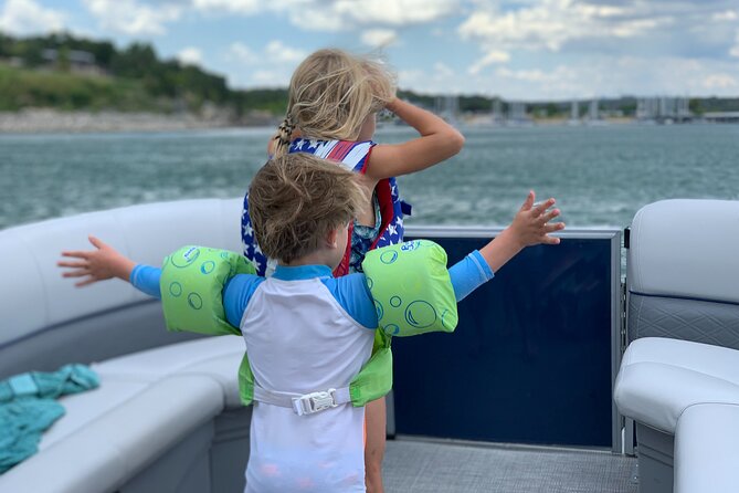 3 Hour Private Boat Charter on Lake Austin for up to 12 People - Little Venice and the waterfront homes