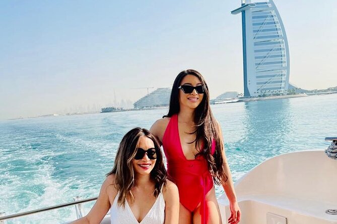 3-Hours Dubai Marina 50ft Private Luxury Yacht Sightseeing Tour - Palm Jumeirah and Atlantis from the water