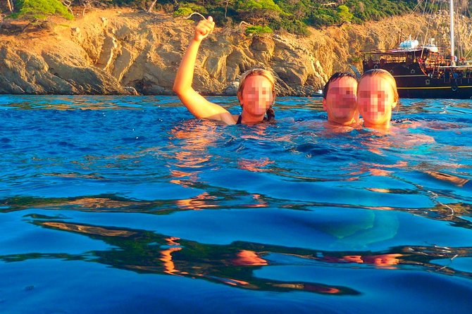 3 hours Kassandra Sunset or Day sailing yacht tour - Choosing Daylight or Sunset