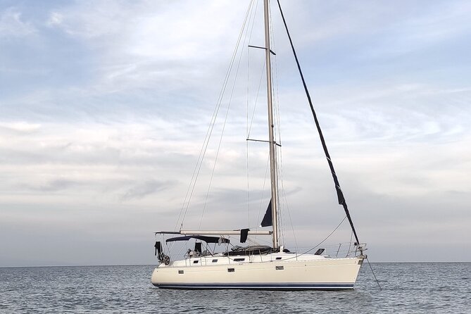 3 Hours Yacht Sailing Activity in Cabo Verde, Santa Maria - Three hours of open water and island views