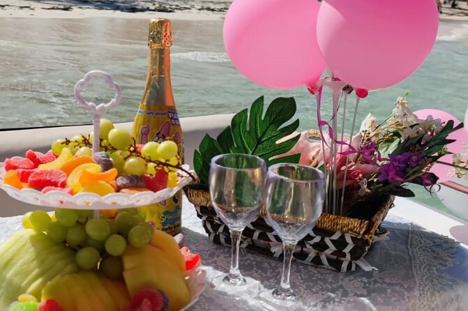 3 hrs Private Snorkeling Yacht tour in Bavaro Punta Cana - Food, drinks, and the useful cooler