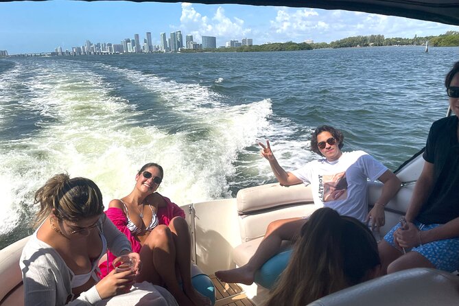 37ft Private Captained Yacht Rental - Up to 13 Happy Guests - Captain Jürgen and the private format