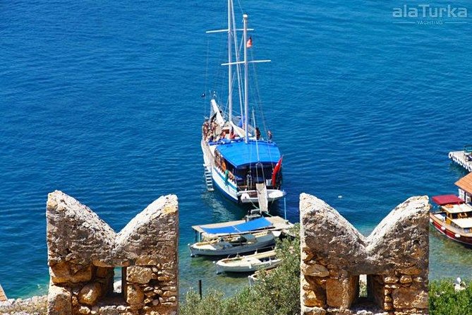 4 Day Turkey Gulet Cruise: Olympos to Fethiye - Cabins, meals, and life aboard the boat