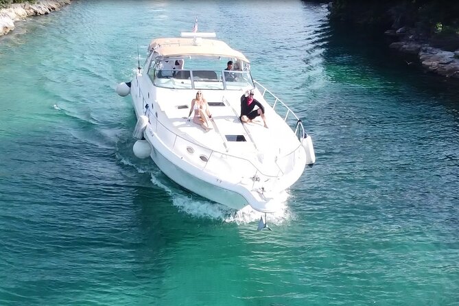 4 hours - Private 48ft Yacht all inclusive in Tulum and Playa del Carmen - A beach stop with time to slow down