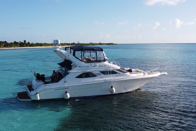 4 hours snorkel & beach tour - Private Yacht 47 ft - Starting at Puerto Aventuras Marina