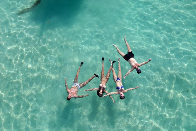 4 hours Tour in La Parguera Private Boat Charter - The ride through La Parguera’s fishing village