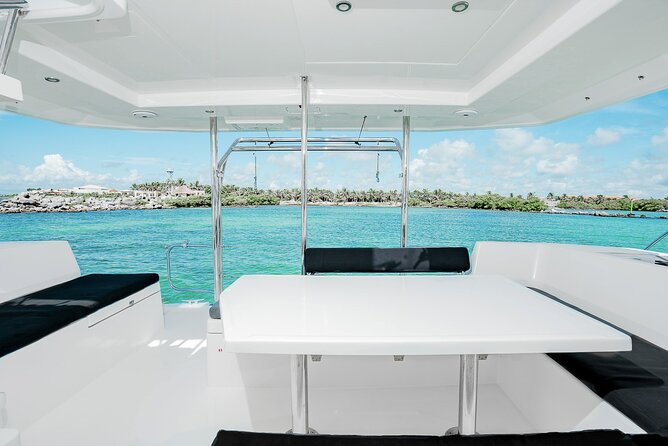 5-Hour 38'Luxury Catamaran All-Inclusive Tulum & Playa del Carmen - What the crew adds to the day