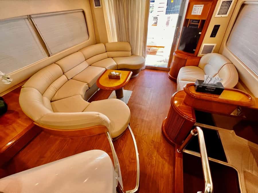 50 feet Private Luxury Yacht Tour In Dubai Marina - Choosing two, three, or four hours