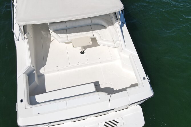 50ft Luxury Yacht Tour in Miami Beach Captain, Fun & Party! - The captain can make or break the day