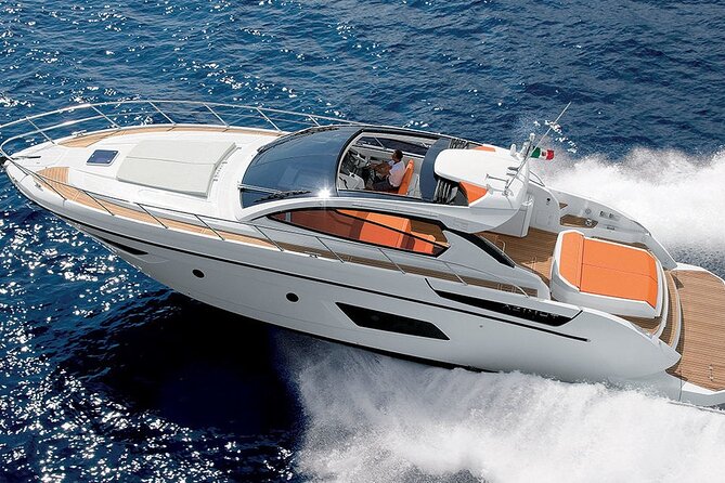 52' Azimut Yacht Charter - Key points to know before booking