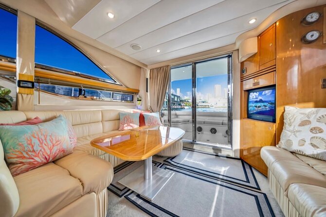 55ft + FREE HOUR Miami Yacht Rental 3 to 6 Hours 13 People - What is included onboard