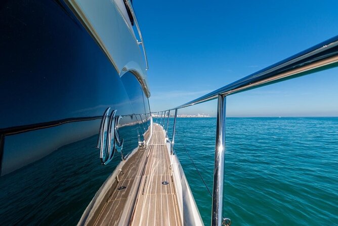 62ft Yacht Tour in Miami Beach with Captain Beneteau MC6 Fly - Four hours or eight hours on the water