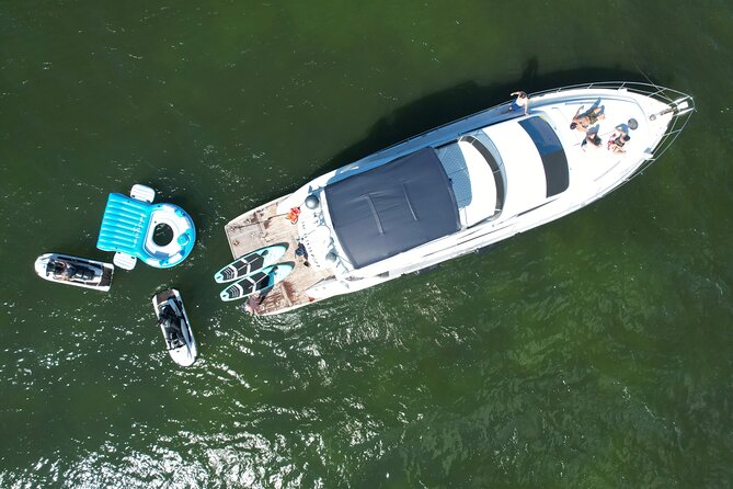 65ft Yacht Charter in Miami - Biscayne Bay views, islands, and sandbars