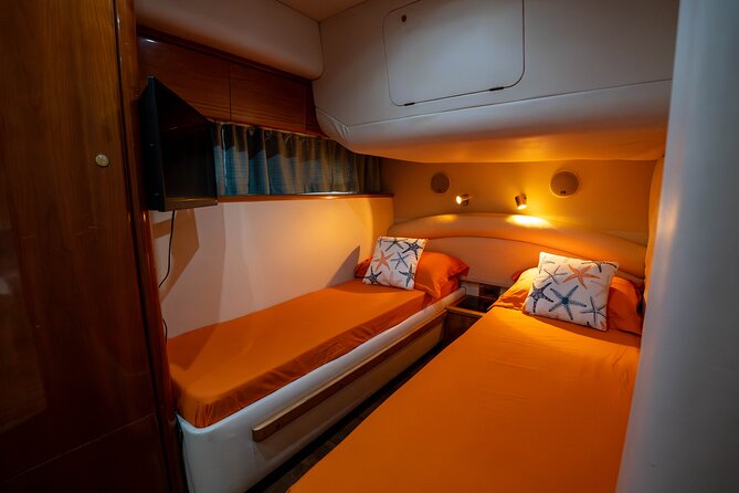 70ft + Free Hour | Miami Yacht Rental | 3 to 8 Hours | 13 ppl - What you actually get onboard