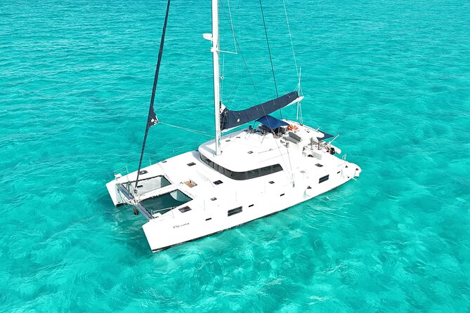 7hrs/60ft Luxury Catamaran Private Charter Cancun to Isla Mujeres - El Farito and its 45-minute reef stop