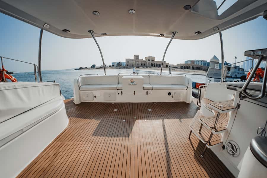 Abu Dhabi Yacht Charter: 2hour trip from 10:00AM to 12:00PM - What happens between 10:00 AM and noon