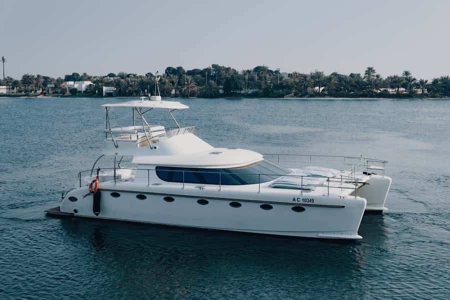 Abu Dhabi Yacht Charter: 2hour trip from 10:00AM to 12:00PM - Swimming and snorkeling in the Gulf