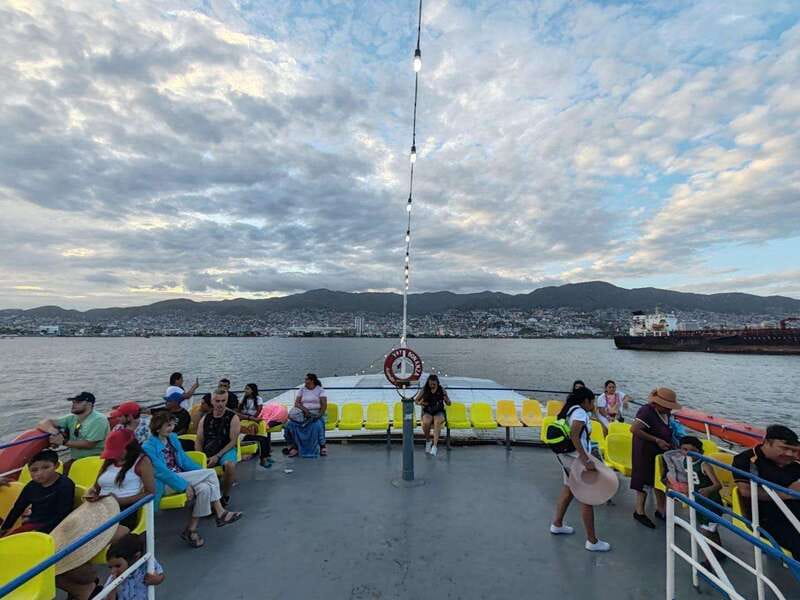 Acapulco: Sunset on Yacht Bonanza Tour - Sunset views are the reason to go