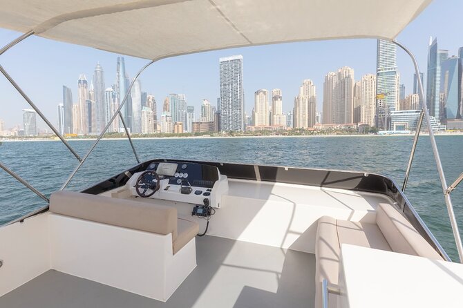 Affordable Yacht Rental Viktoriia from Dubai Marina - Atlantis The Palm and the three-hour route