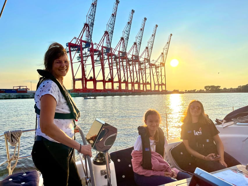 "After Work" - Sailing-Yacht Cruising Event, Hamburg/Elbe - Setting Out Beside Hamburg’s Elbphilharmonie