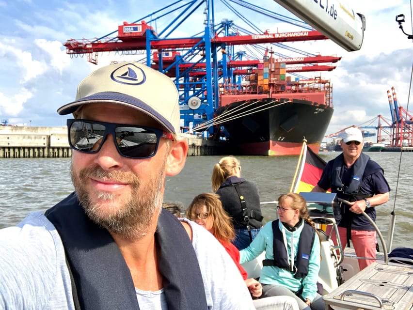 "After Work" - Sailing-Yacht Cruising Event, Hamburg/Elbe - Who Will Enjoy This Sailing Trip Most?