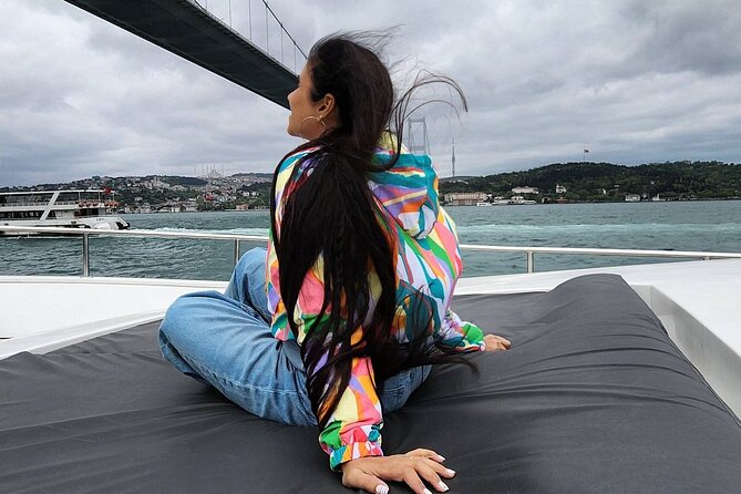 Afternoon Bosphorus Cruise Luxury Yacht with Professional Guide - Starting at Dolmabahçe and Çırağan Palace