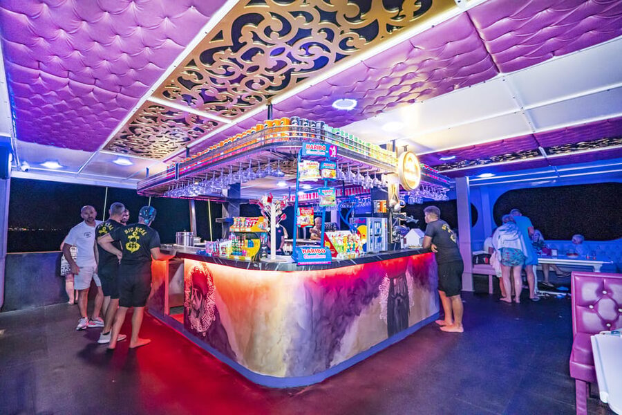 Alanya: All Inclusive Sunset Cruise on a Luxury Boat - Drinks, Shows, and the Foam Party