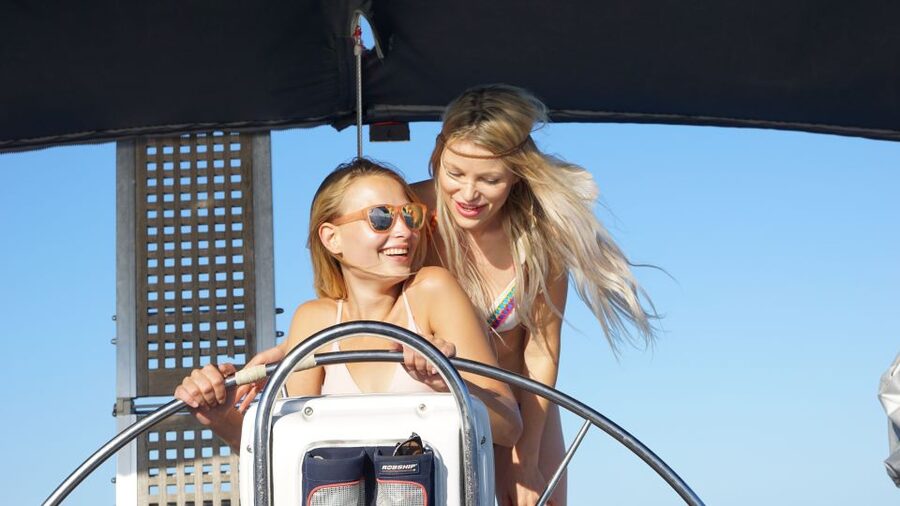 Alcudia: Sailing Yacht Excursion with Wine & Tapas - A relaxed schedule with room to choose