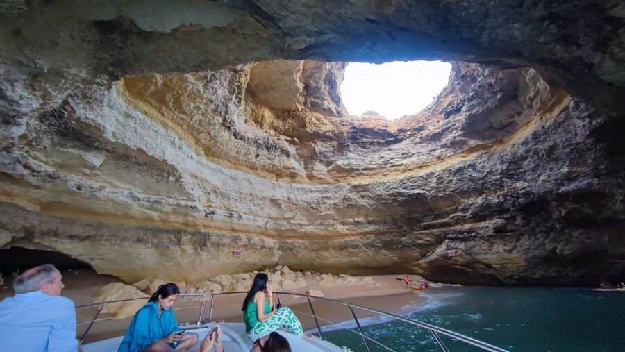 Algarve: Private Yachts Rental - Choosing two hours or seven