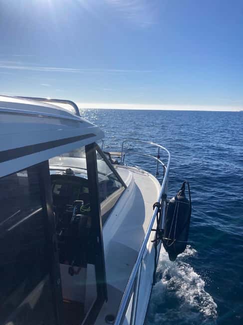 Alicante: Private Yacht Cruise with Drinks - Drinks, Music, and the Private-Party Feel
