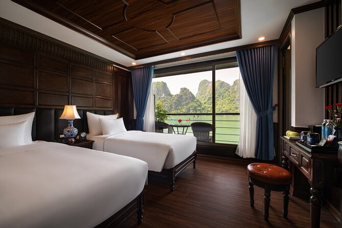 All-Inclusive 3 Day/2 Night Halong Luxury Cruise Meals, Cave, Kayaking, Swimming - Day 2: the best argument for staying two nights
