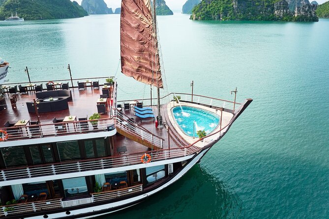 Amanda Luxury Cruise - Best Overnight Cruise Halong & Lan Ha Bay - The early start in Lan Ha Bay