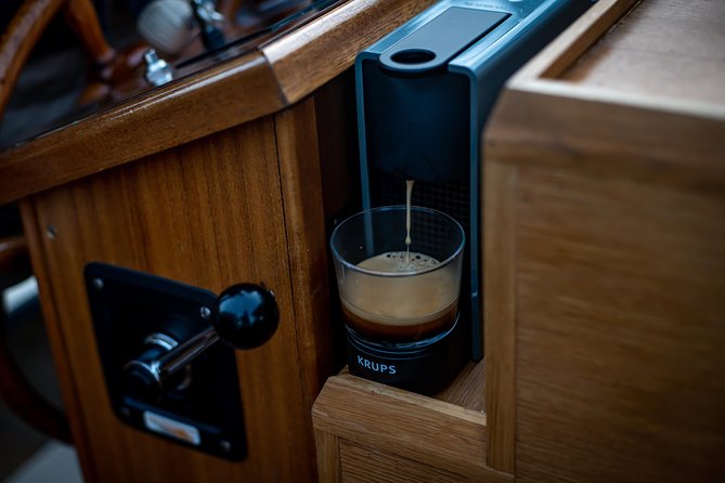 Amsterdam Breakfast Cruise on Private Luxury Boat - How the flexible itinerary affects your morning