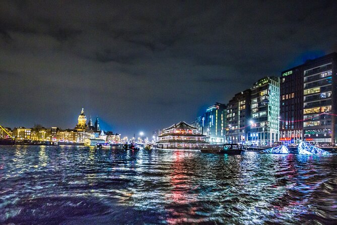 Amsterdam Light Festival: Canal Cruise + Snack & Unlimited Drinks - Who will enjoy this most