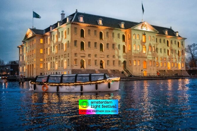 Amsterdam Light Festival: Cruise Unlimited Drinks & Bite option - What the guides add to the ride