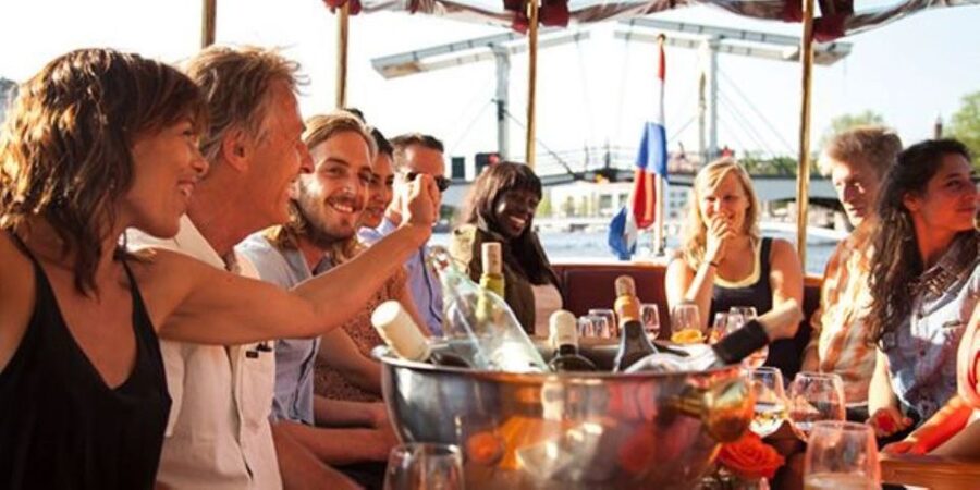 Amsterdam: Private Luxury Cruise with Pizza and Drinks - Key points at a glance