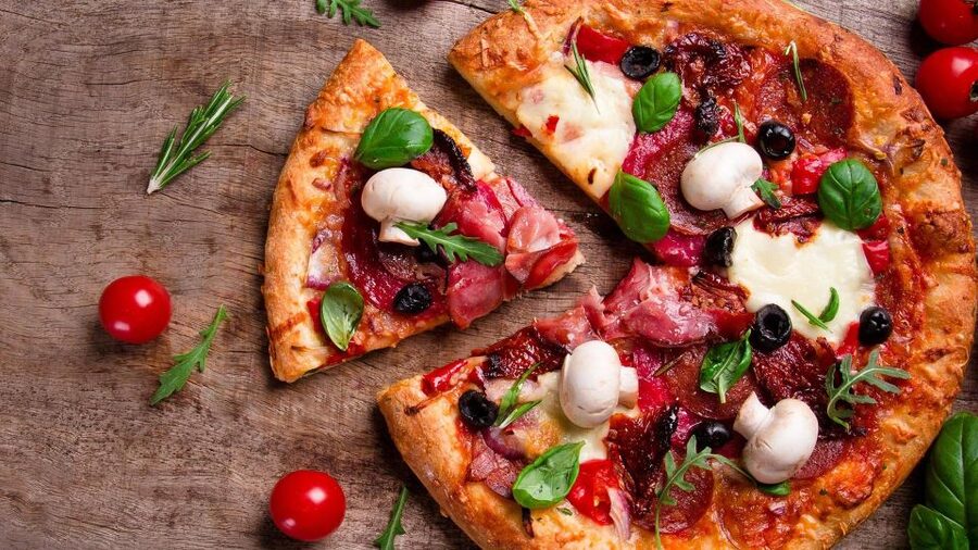 Amsterdam: Private Luxury Cruise with Pizza and Drinks - Why a pizza cruise works in Amsterdam