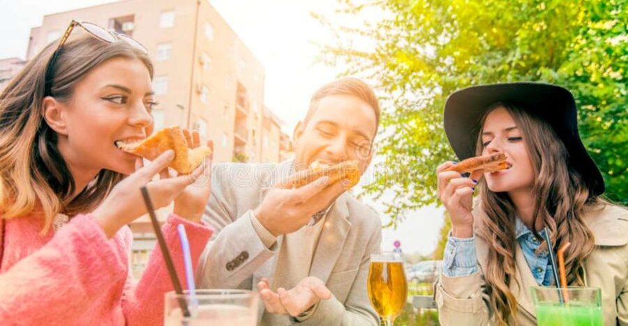 Amsterdam: Private Luxury Cruise with Pizza and Drinks - A 90-minute route through Amsterdam’s old center