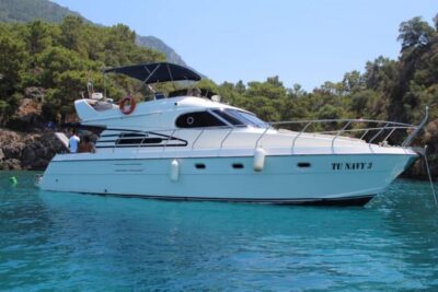 Antalya: Private Yacht Tour with 3 Swim Stops and a Meal