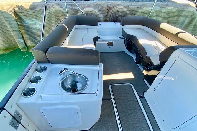 Aruba Element Private Boat Charter (After-Lounge) - What the captains add to the experience